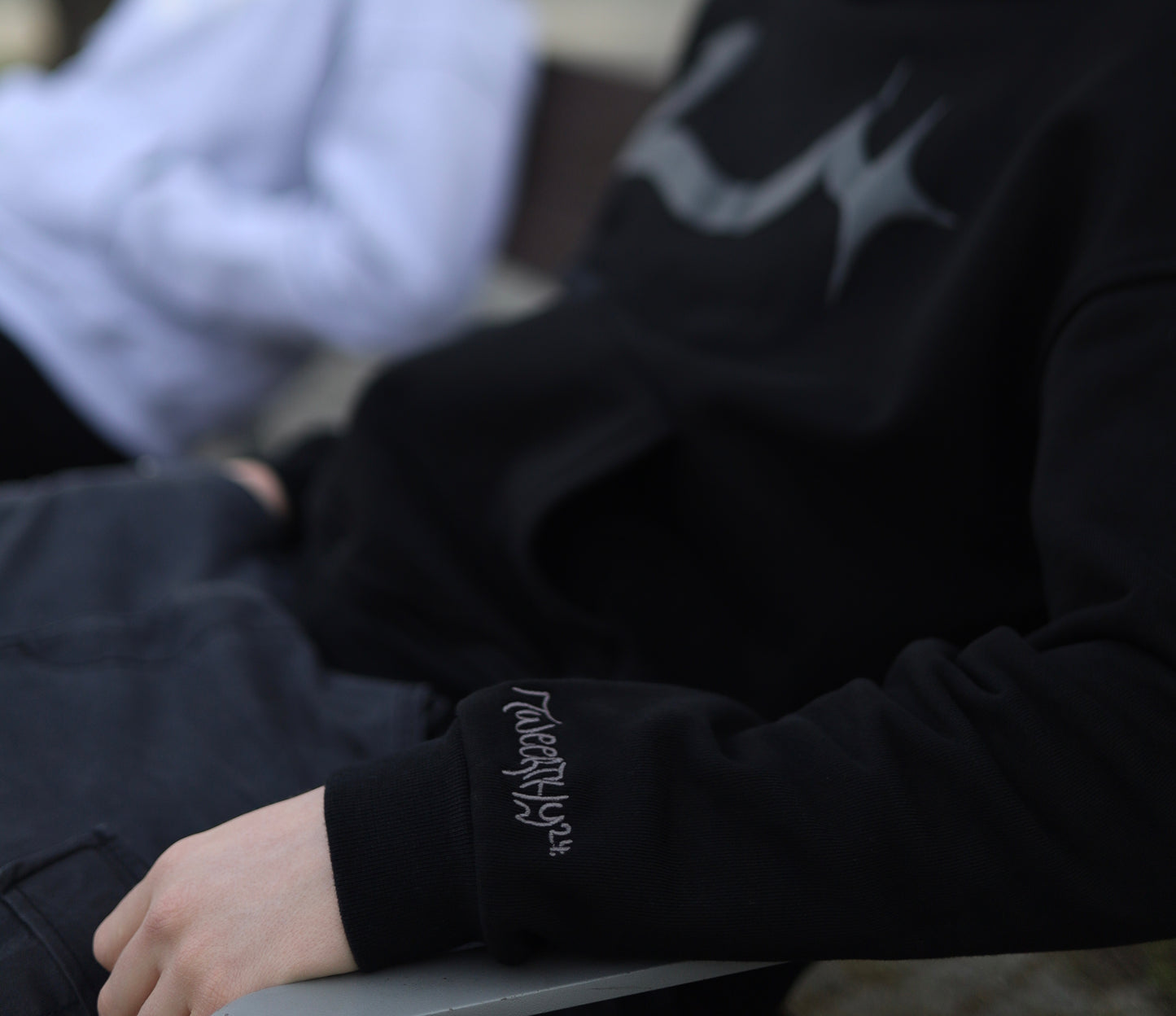 TWEERTHY 24 PUFF PRINT LOGO HOODIE (BLACK)